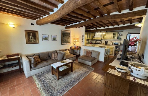 Castelvecchio Villa | Beautiful villa with private pool, A/C, WIFI, TV, terrace and panoramic view, close to Lucca