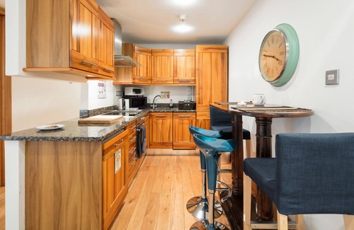 Royal Borough of Kensington and Chelsea Apartment | beautiful W8 Luxury 2Bed 2Bath