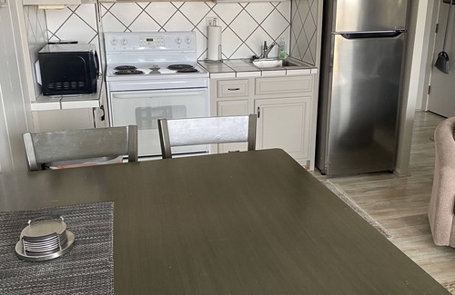 Maple City Condo | Beautiful Water Views! 1 Bdrm Condo on Lake Michigan - Homestead Rsrt-Glen Arbor
