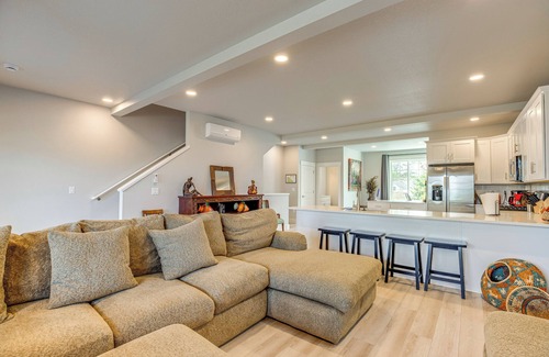 Hammond House | Beautiful Water Views: Coastal Oregon Townhome!