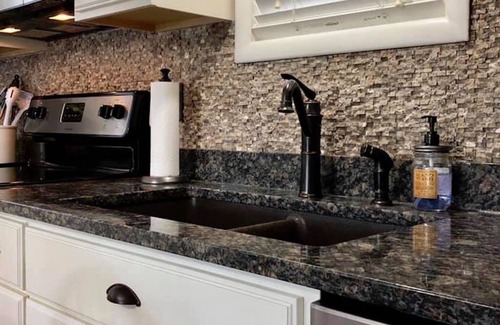 McColley House | Beautiful Waterfront Cottage, Private Dock with 40'x16' Slip, Quiet Cove at 8 MM