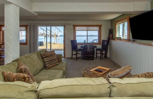Brainerd Cabin | Beautiful Waterfront Cabin on Round Lake