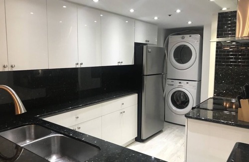 Downtown Miami Condo | Beautiful Waterfront Condo, close to Beach, Downtown, Parks, Design, Nightlife