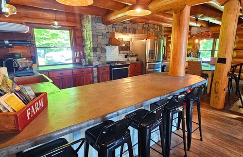 Rockwood Cabin | Beautiful Waterfront Log Cabin on Lake Brassua