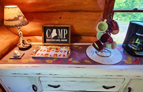 Rockwood Cabin | Beautiful Waterfront Log Cabin on Lake Brassua