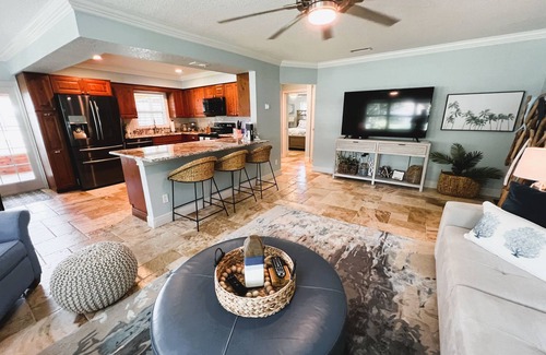 Homosassa House | Beautiful waterfront home! 5 Kayaks provided, Ice Machine, Minutes to springs