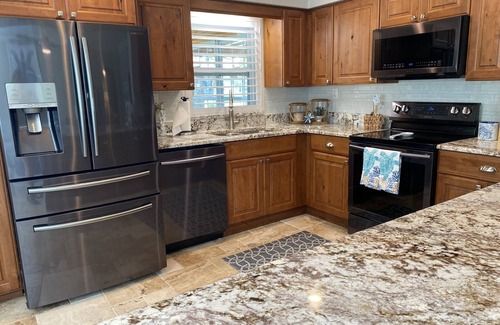 Homosassa House | Beautiful waterfront home! 5 Kayaks provided, Ice Machine, Minutes to springs