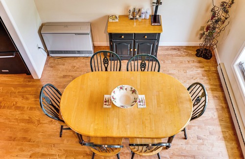 Jackson House | Beautiful Wentworth Golf Club Condo: Balcony & A/C