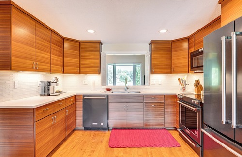 Jackson House | Beautiful Wentworth Golf Club Condo: Balcony & A/C