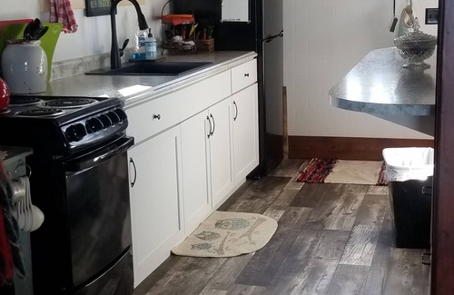 Melrose Cabin | Beautiful Year Round Historic Cabin on Big Birch Lake