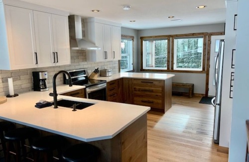 Silver Star Mountain Ski Chalet | Beautifully Appointed Deluxe Home - Backing onto Alpine chair - close to village