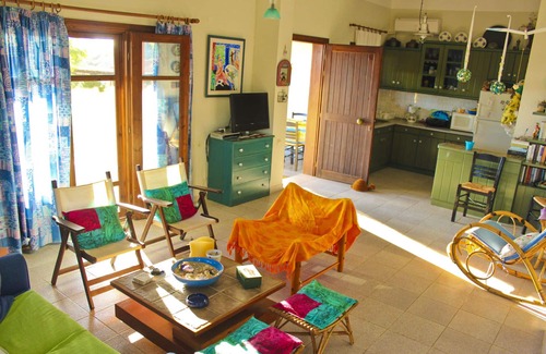 Toroni Villa | beautifull house excellent view nearby the sea away from mass tourism