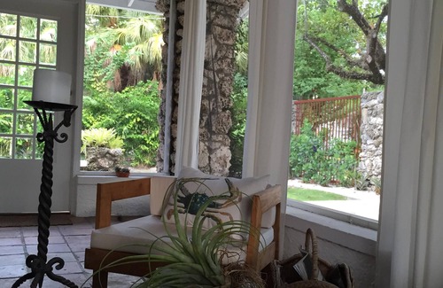 Northeast Coconut Grove Cottage | Beautifully Appointed Cottage Nestled In Upscale Grove Neighborhood