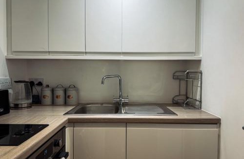 Maidstone Apartment | Beautifully Central & Superior Apartment Book Now