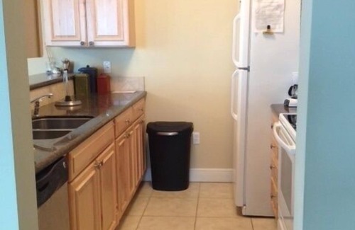 Stuart Apartment | Beautifully Decorated Condo, Close To Downtown Stuart