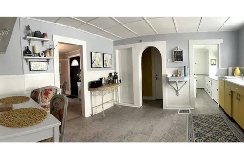 Newport House | Beautifully Decorated Downtown Property.