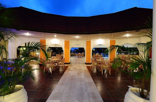 Nyali House | Beautifully Decorated Suite with In-House Spa and Private Beach Area
