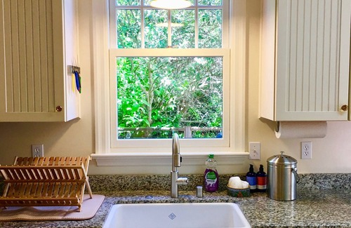 Northwest Berkeley House | Beautifully detailed oasis in the Westbrae