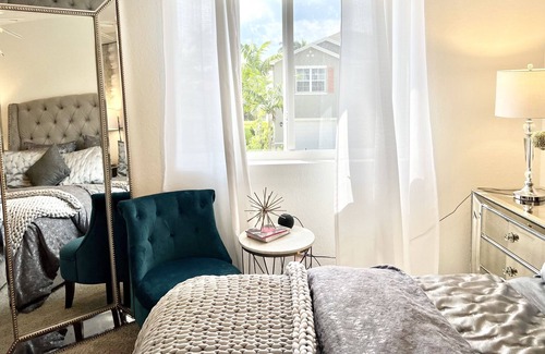 Miami Gardens Boat Rental | Beautifully Furnished Townhome
