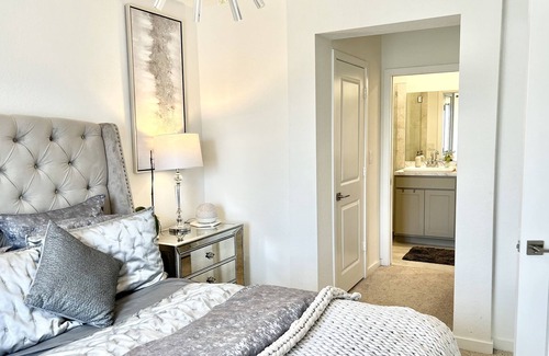 Miami Gardens Boat Rental | Beautifully Furnished Townhome