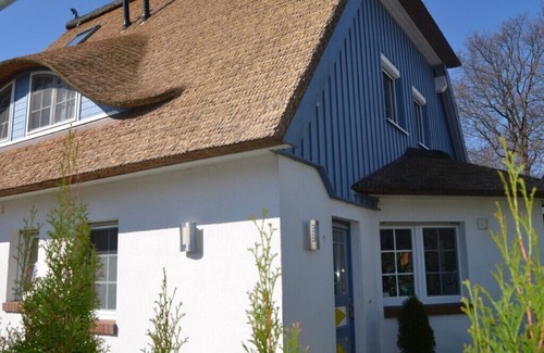 Zingst House | BEAUTIFULLY FURNISHED HOLIDAY HOUSE FOR 4 PEOPLE WITH SEPERATE SAUNA HOUSE