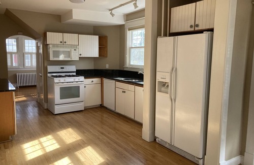 Annapolis House | Beautifully Furnished Home, Steps to USNA Stadium, Walk to Downtown Annapolis!
