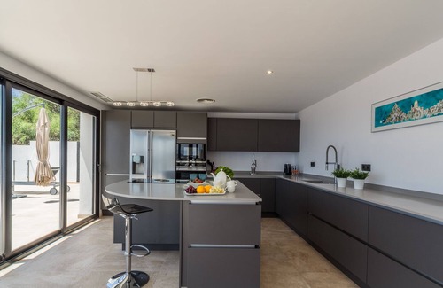 Salobrena Villa | Beautifully located luxury private villa with heated pool and jacuzzi