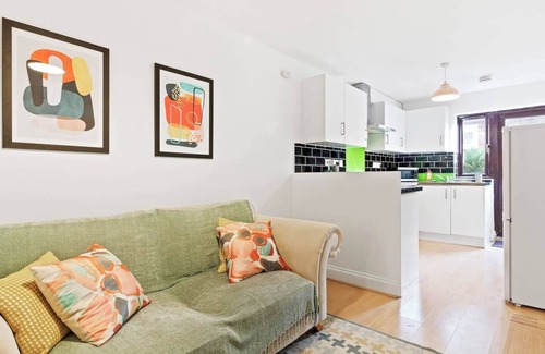 Walworth House | Beautifully Presented 2BD House, South East London