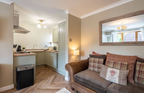 Nairn House | Beautifully presented Cottage by the beach