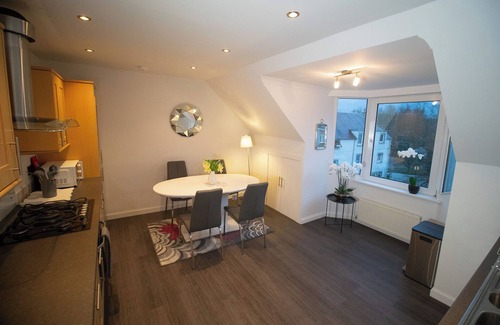 Hawick House | Beautifully Refurbished Large 3 Bed Terrace