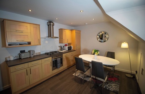 Hawick House | Beautifully Refurbished Large 3 Bed Terrace