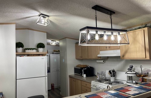 Mohave Valley House | Beautifully Remodeled 2Bed/2Ba in Willow Valley with Lots of Parking