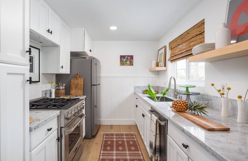 Santa Ana Heights House | Beautifully renovated West Newport townhome - 1 min walk to beach