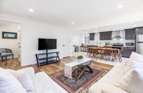 Sandy Apartment | Beautifully Renovated Apartment Near Little Cottonwood Canyon
