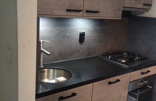 Bruinisse House | Beautifully renovated in 2015 for 6 pers. event. 8 with a sofa bed