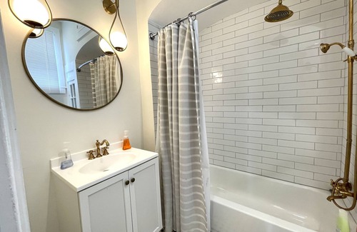 Mid-City House | Beautifully Restored Historic Gold Home 7 mins FQ!
