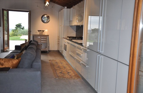 Cortona House | Beautifully Restored Villa- Comfortable & Modern with Pool, Wifi & Views.