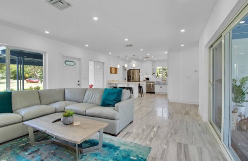 Deerfield Beach House | Beauty and the Beach Vacation House|Backyard w/Heated Pool +Games