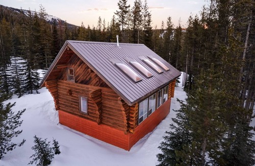 Mount Baldy Cabin | Beauty up at Baldy. Renovated. Luxury 6 Bed/3 Bath Ski Inn/Ski Out
