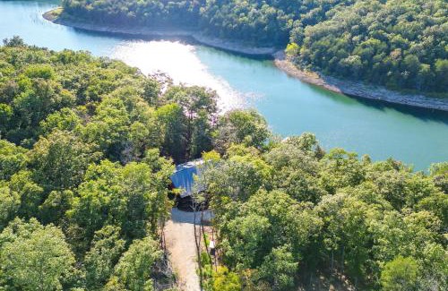Garfield House | Beaver Lake Home on 3 Acres with Lake Access!