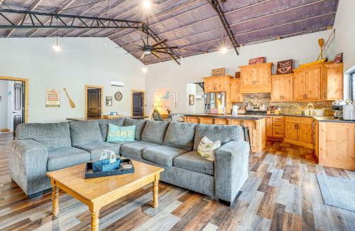 Garfield House | Beaver Lake Home on 3 Acres with Lake Access!