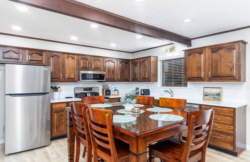 Pigeon Forge House | Becca's Place - Near LeConte + Ripken | Pet-Friendly w/Hot Tub & Games