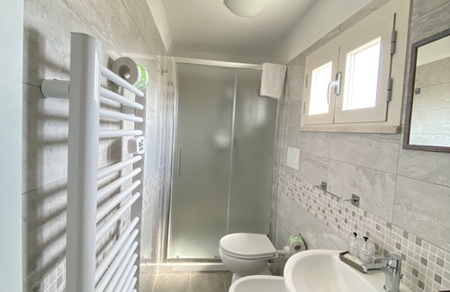 Rivazzurra House | bed and book