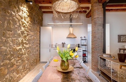 Balaguer Apartment | Bed and Breakfast 'Habitació' with Shared Terrace, Wi-Fi and Air Conditioning