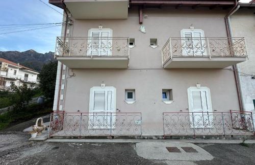 Piazza-Tralia-Pendolo Bed & Breakfast | Bed And Breakfast Il Ceppo Wild