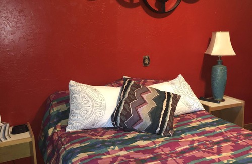 Hatch House | bed and breakfast- Southwestern Suite