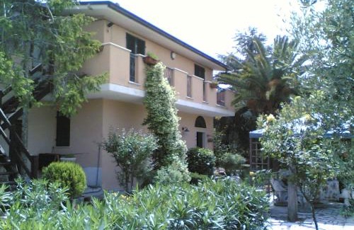 Controguerra Bed & Breakfast | Bed&Breakfast Giardino Agritourist