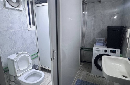 Old Dubai Bed & Breakfast | Bed in 8 male only bedroom - near baniyas metro station