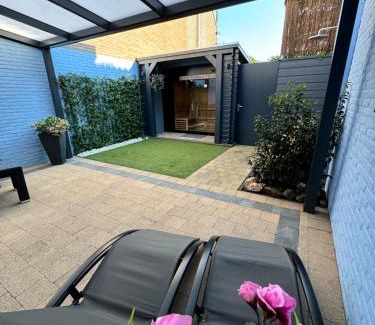 Sint-Annaland Apartment | Bed & Wellness Chinel Luxe vakantiehuis met Sauna's en Bubbelbad