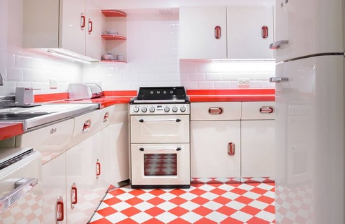 Kemptown Apartment | Bedford House Apartment: Sea-facing former celebrity home